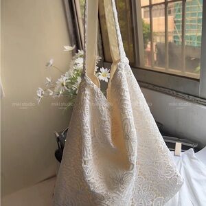 Elegant White Lace Shoulder Bag